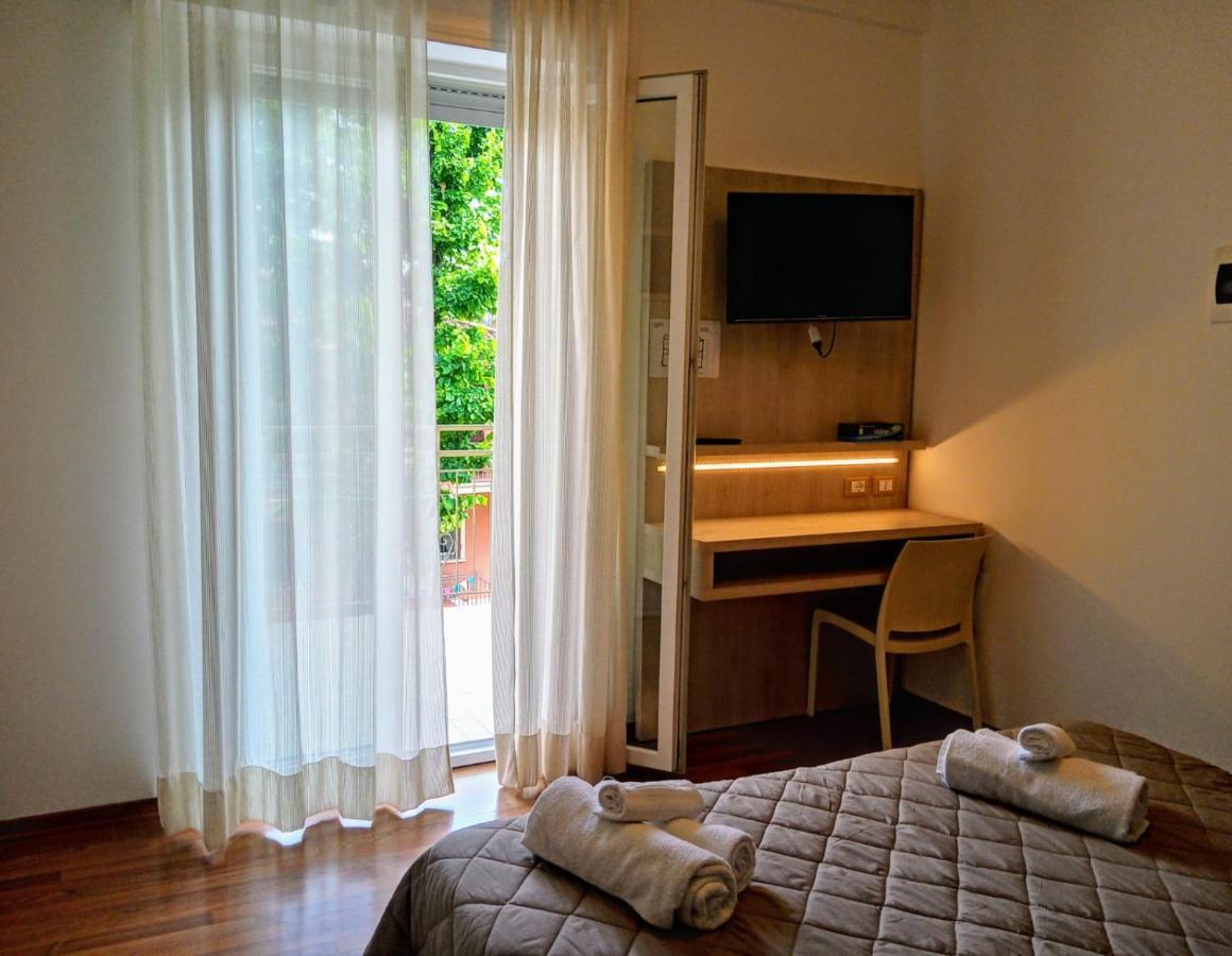 Hotel Monica Rimini Esterno foto