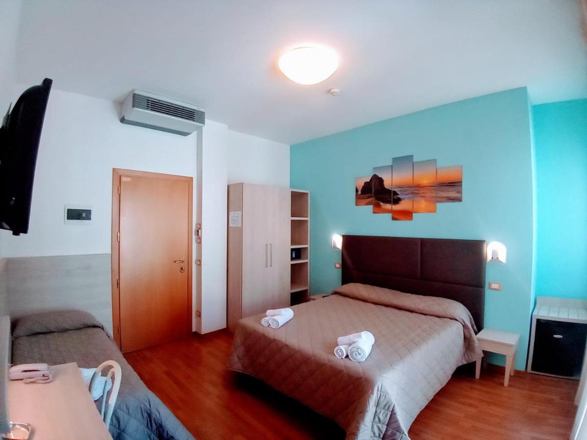 Hotel Monica Rimini Esterno foto