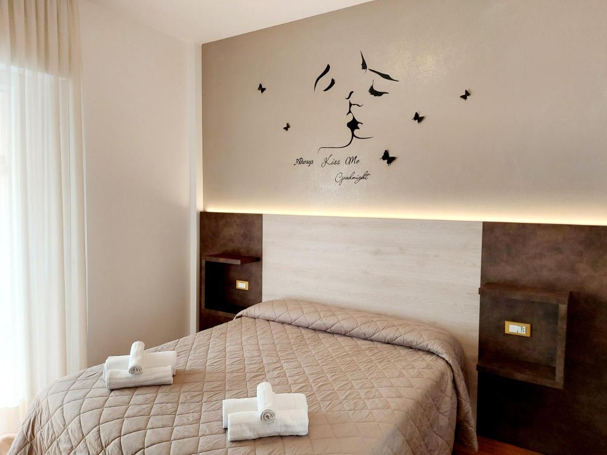 Hotel Monica Rimini Esterno foto