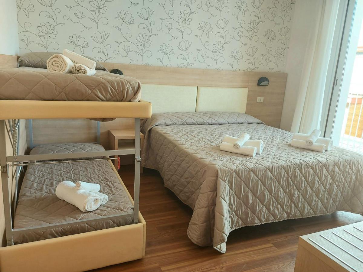 Hotel Monica Rimini Esterno foto