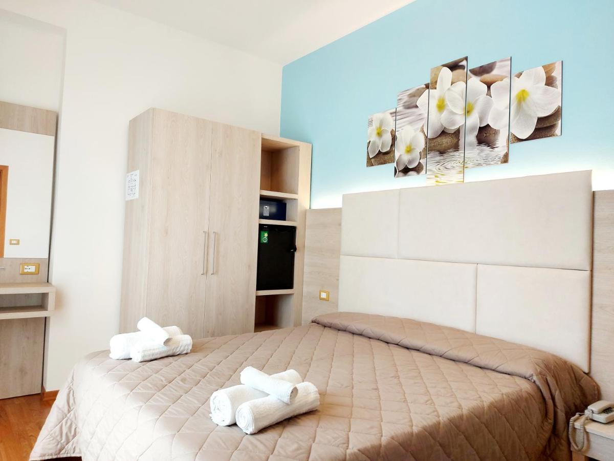 Hotel Monica Rimini Esterno foto