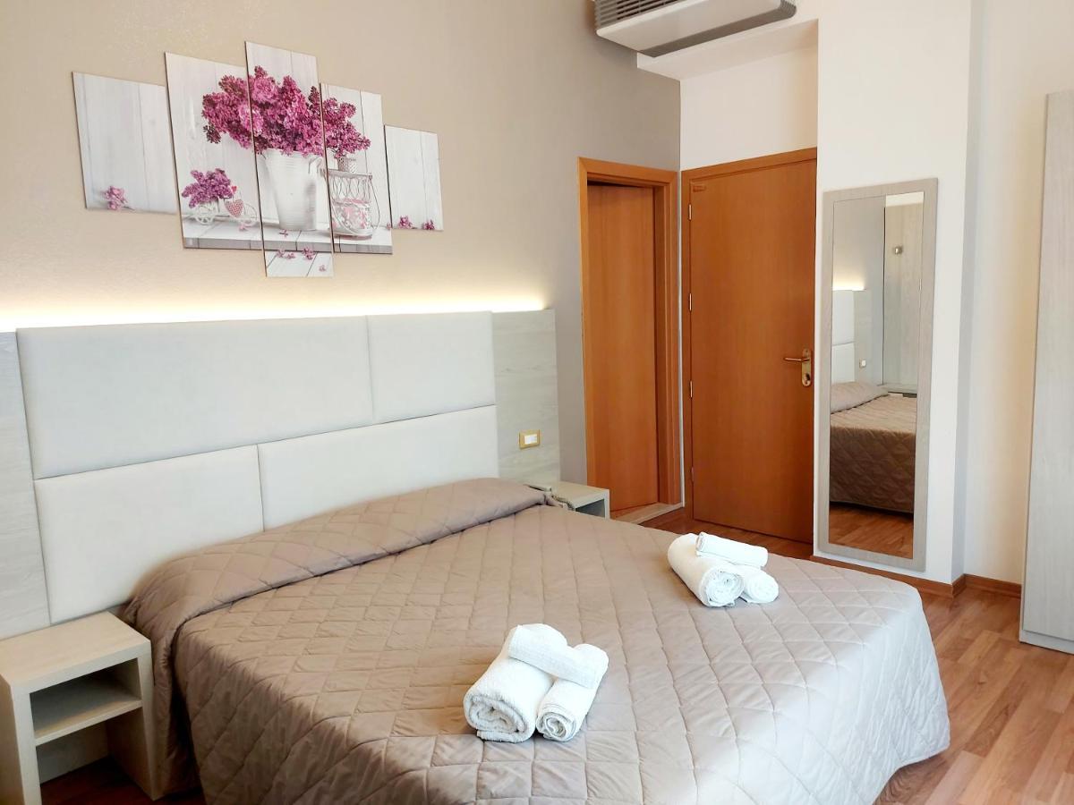Hotel Monica Rimini Esterno foto