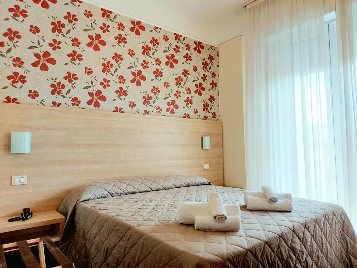 Hotel Monica Rimini Esterno foto
