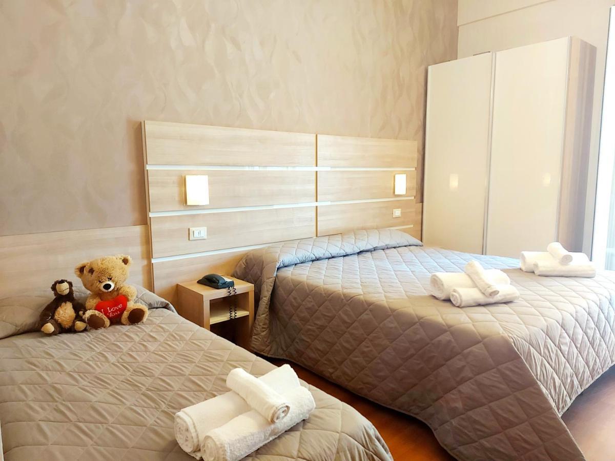 Hotel Monica Rimini Esterno foto