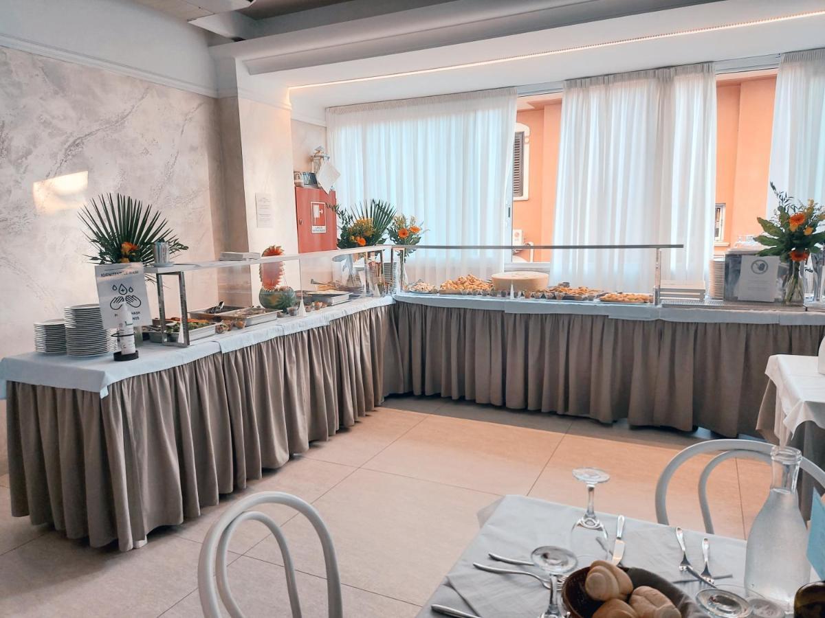Hotel Monica Rimini Esterno foto
