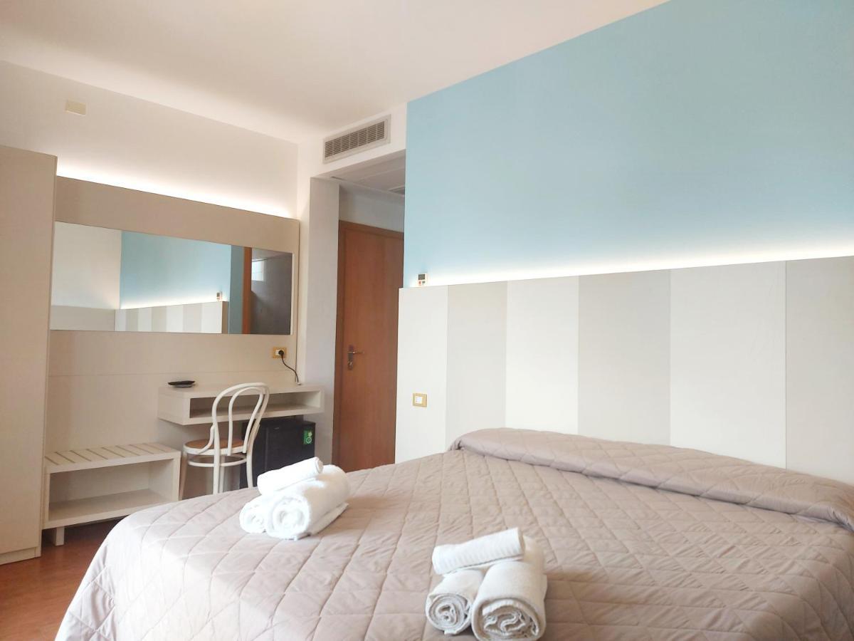 Hotel Monica Rimini Esterno foto
