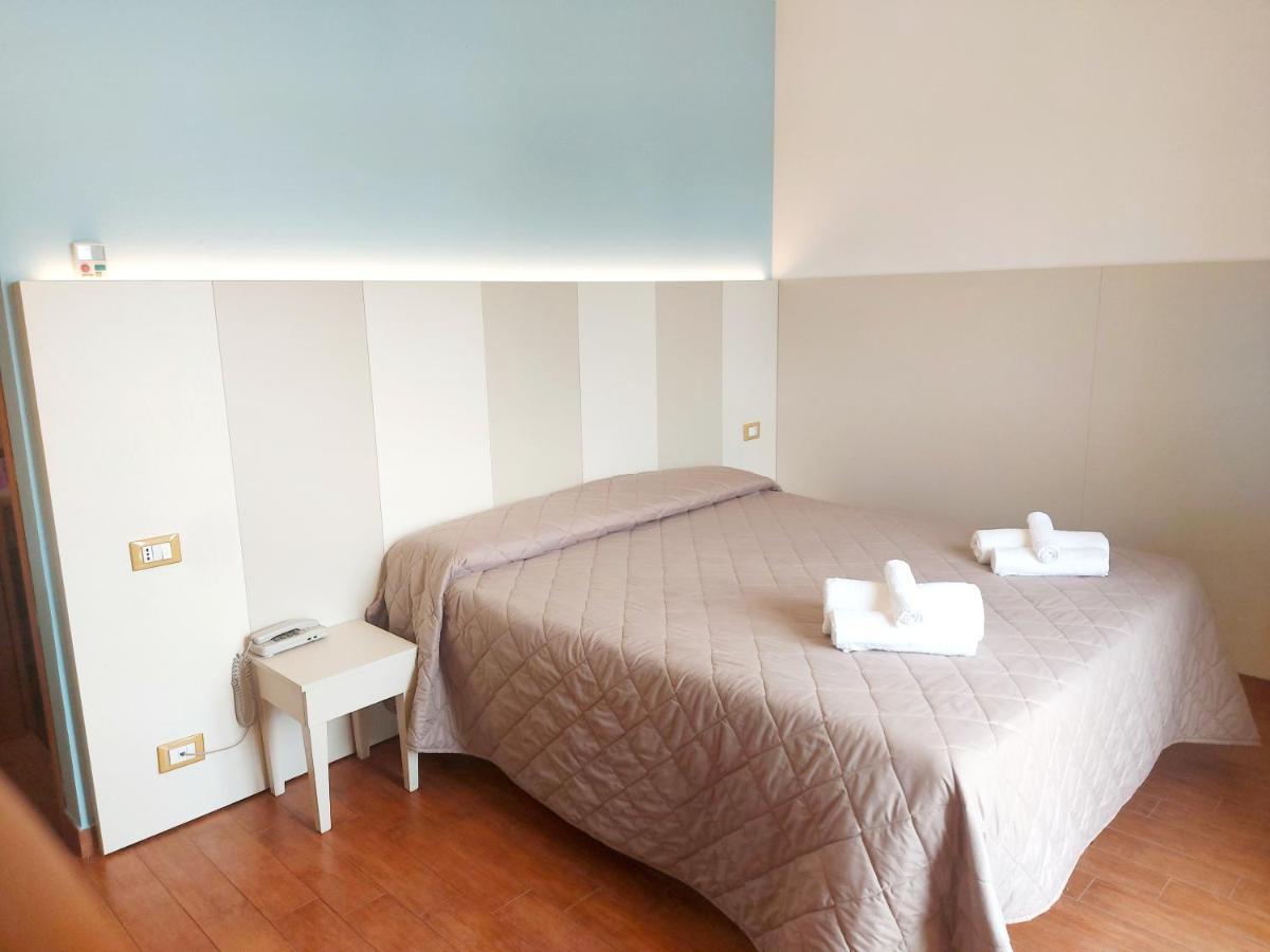 Hotel Monica Rimini Esterno foto