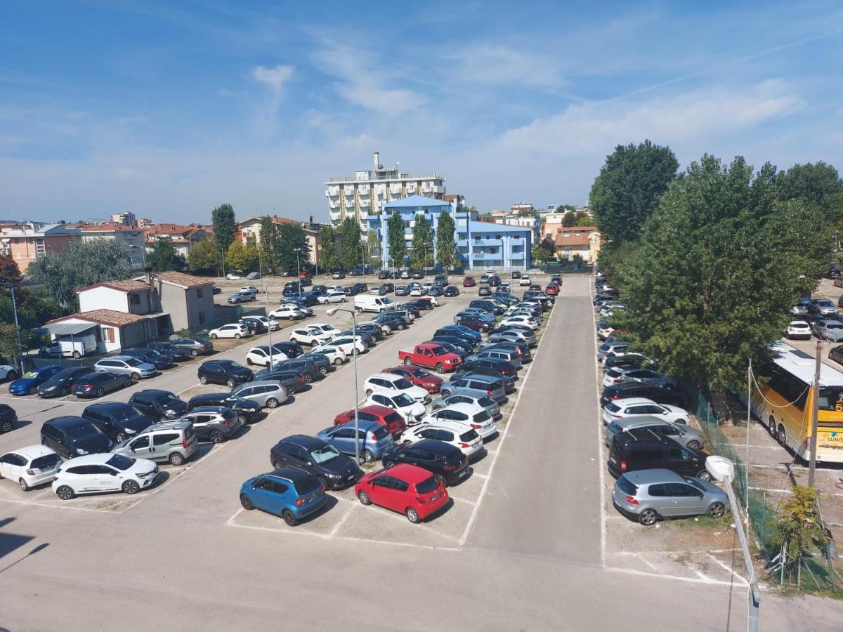 Hotel Monica Rimini Esterno foto