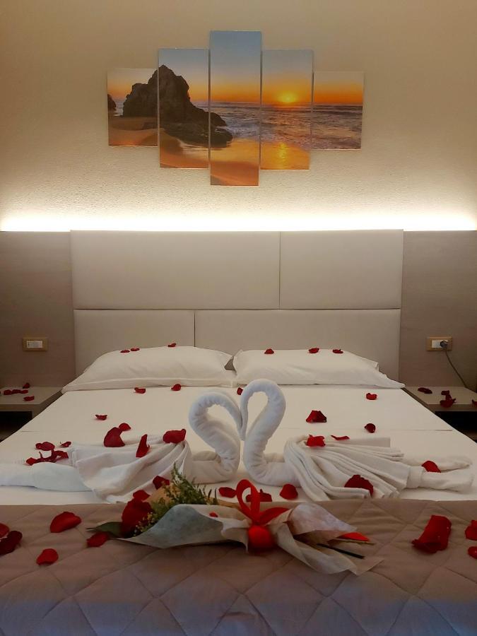 Hotel Monica Rimini Esterno foto
