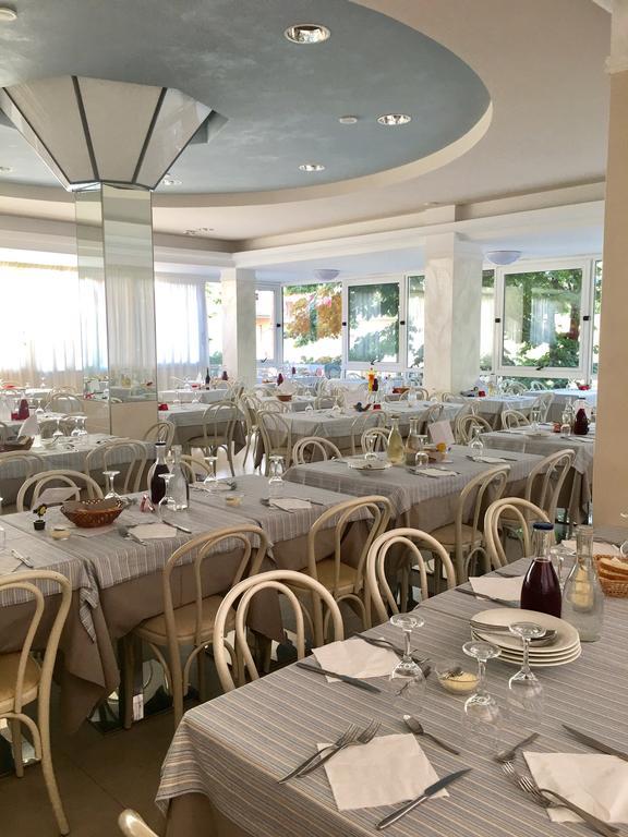 Hotel Monica Rimini Esterno foto