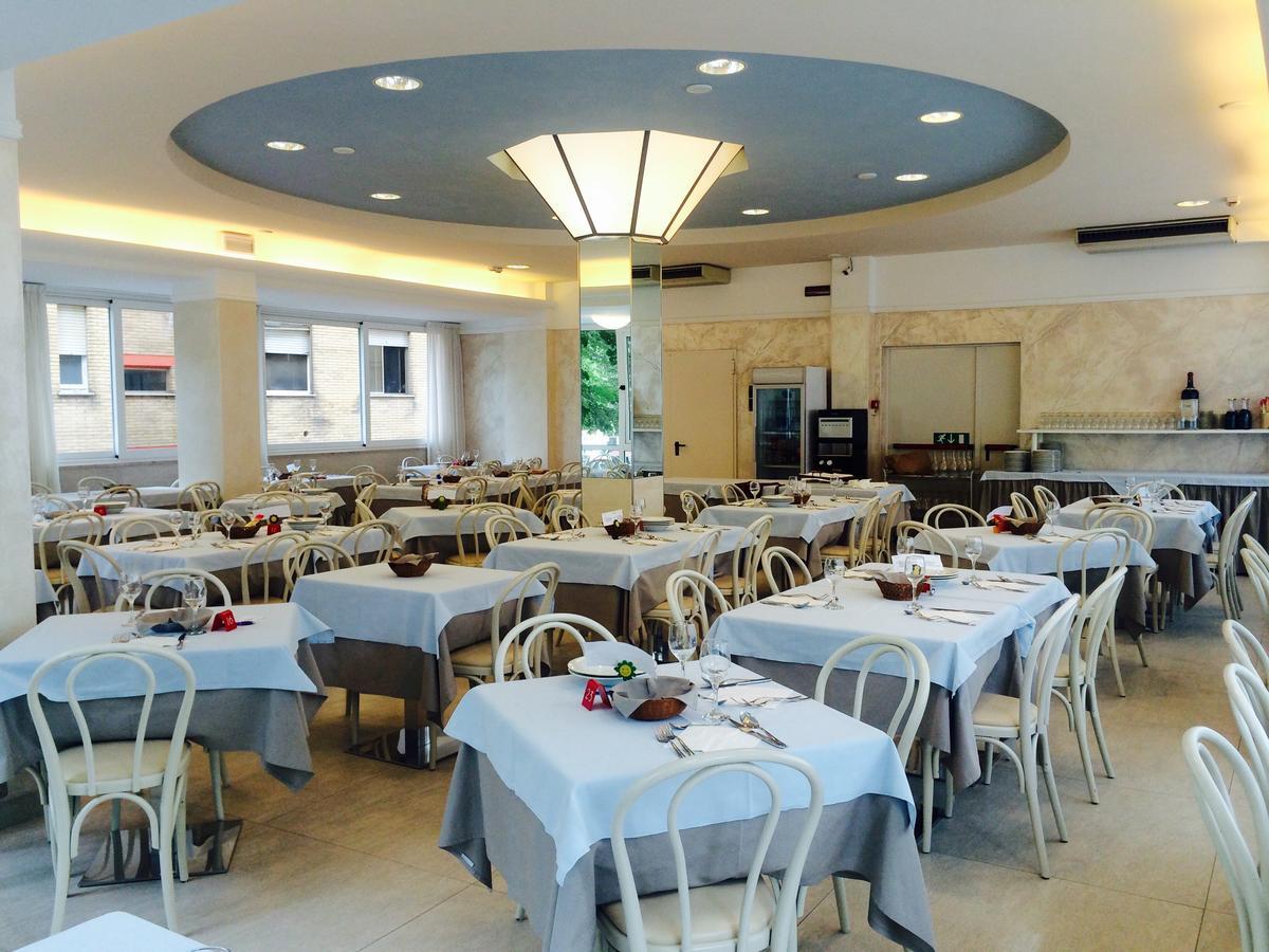 Hotel Monica Rimini Esterno foto
