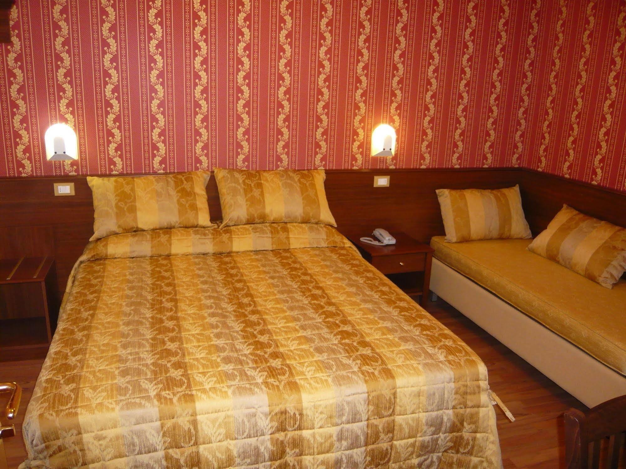 Hotel Monica Rimini Esterno foto